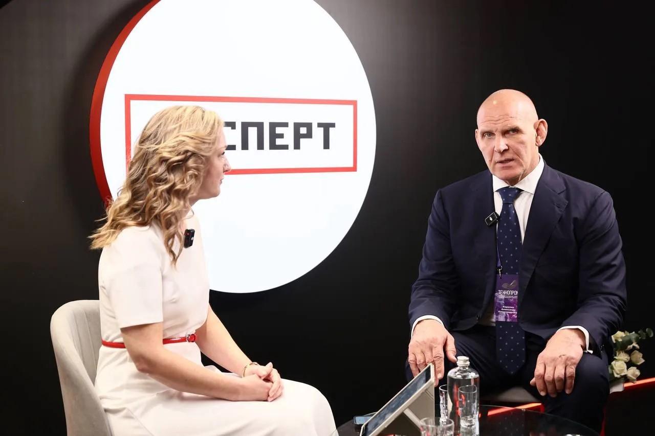 Фото Александр Карелин на «Технопроме-2026»: о кадрах для «СКИФа», студенческих семьях и новой стеле в аэропорту 2 - Сиб.ФМ Фото Александр Карелин на «Технопроме-2026»: о кадрах для «СКИФа», студенческих семьях и новой стеле в аэропорту 2